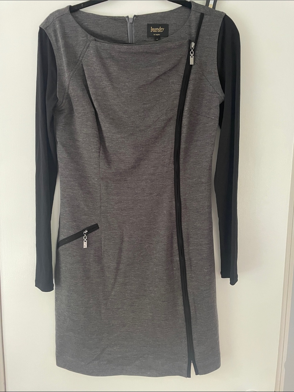 Laundry By Shelli Segal Gray Sheath Dress with Black Sleeves - 8